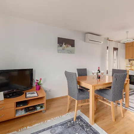 Apartment Regina With Balcony And Parking *