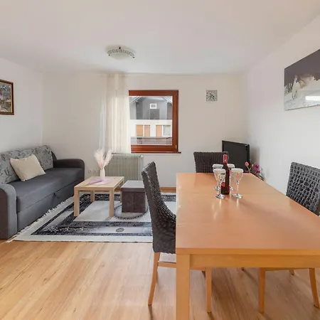 Regina With Balcony And Parking Διαμέρισμα Μπλεντ