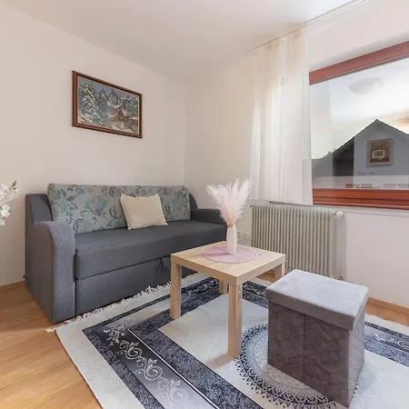 Regina With Balcony And Parking Διαμέρισμα Μπλεντ