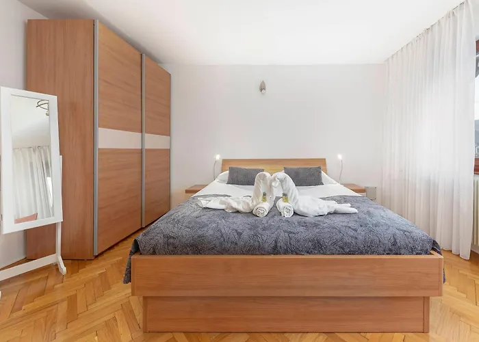 Regina With Balcony And Parking Lejlighed Bled